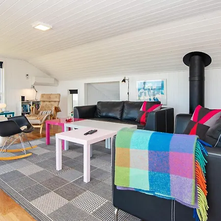 6 Person Holiday In *